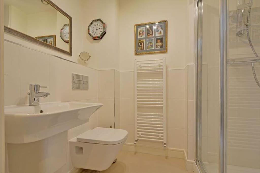 Stunning Apartment, Balconies, Private Beach, Coast Path Charlestown (Cornwall) Exteriör bild